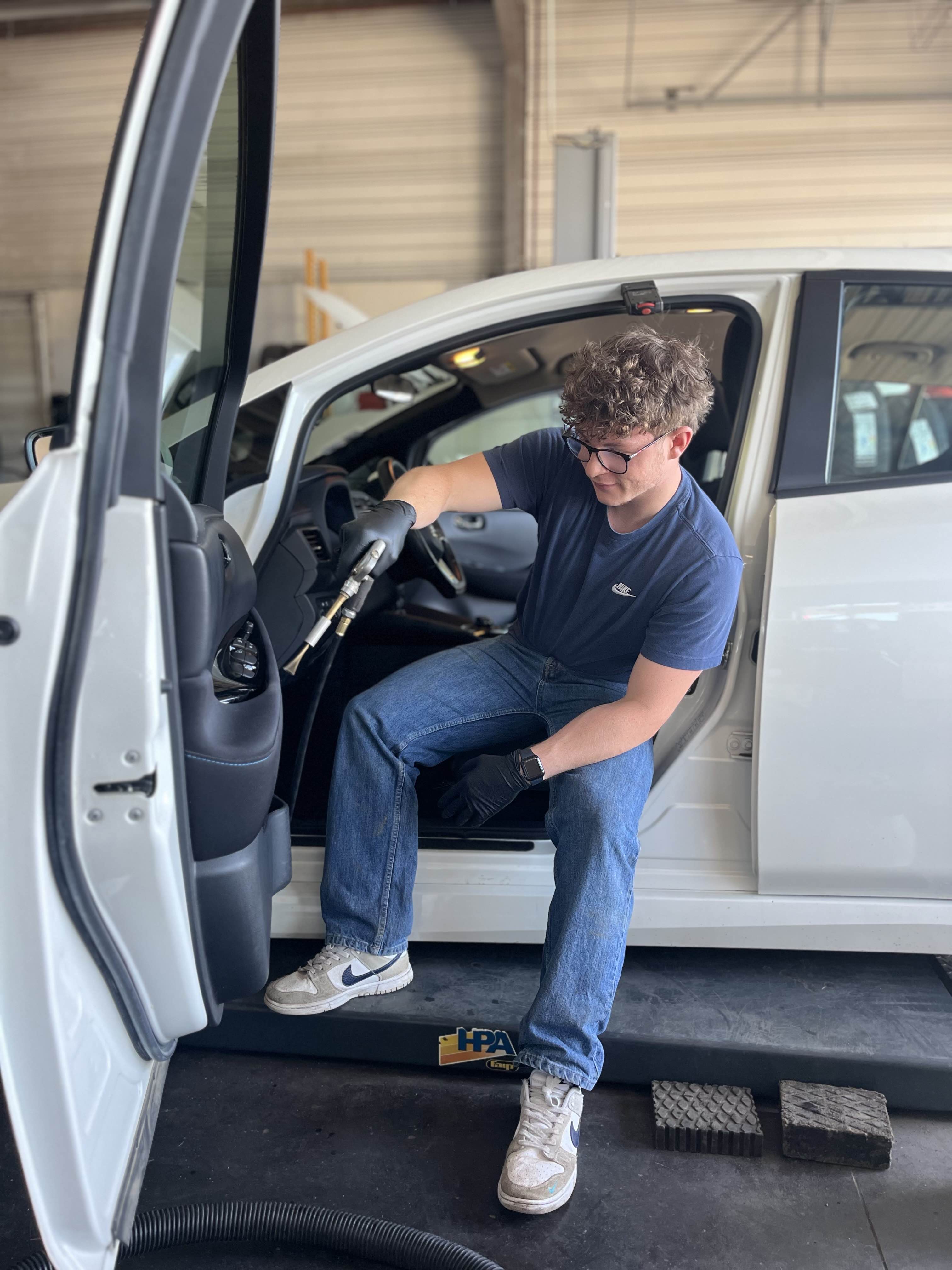 Detailing Automobile